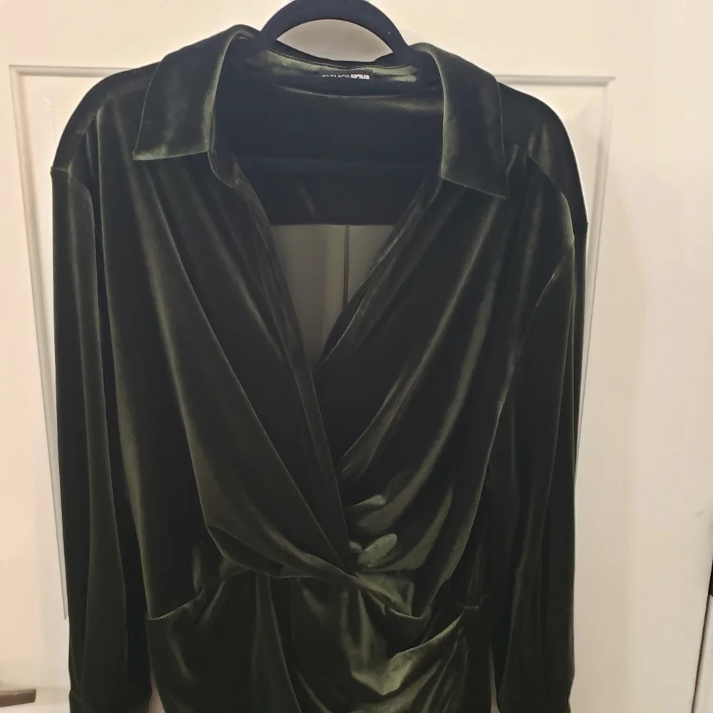 Fashion Nova Dark Green Velvet Long Sleeve Dress